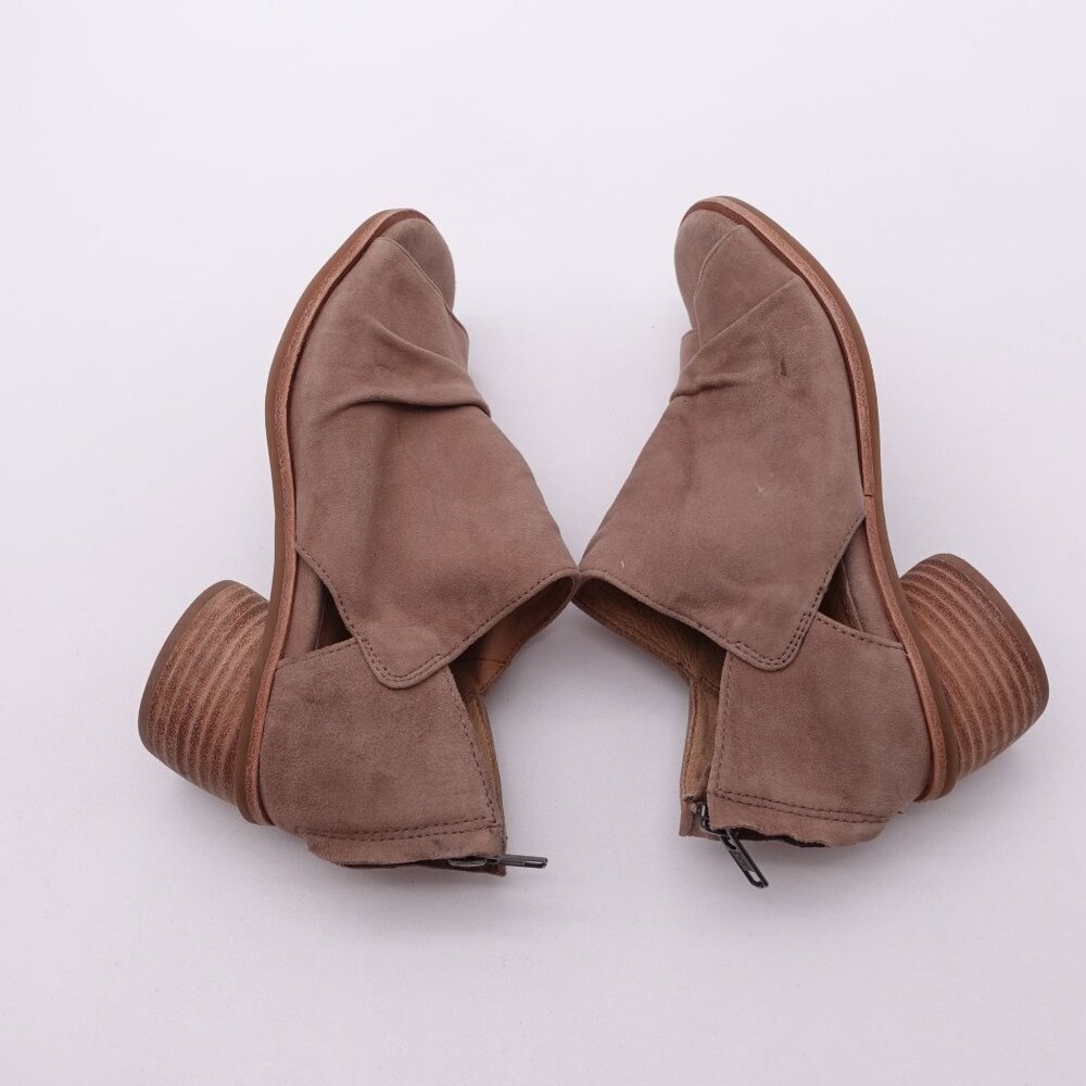 Sofft Catelyn Ruched Suede Rounded Stack Heel Pee… - image 4